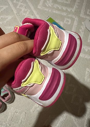 Puma Kızçocuk spor Ayakkabı. Orjinal puma. Bir kaç ay giydi sayılı