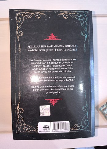 Beden Saht& Krallık Romanı - Leigh Bardugo