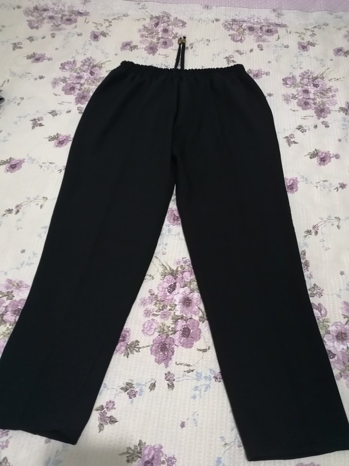 Kadın Siyah Düğmeli Salaş Kumaş Pantolon - Görsel 3