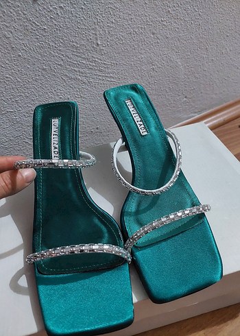 Zümrüt Yeşili Taşlı Stiletto Abiye Terlik