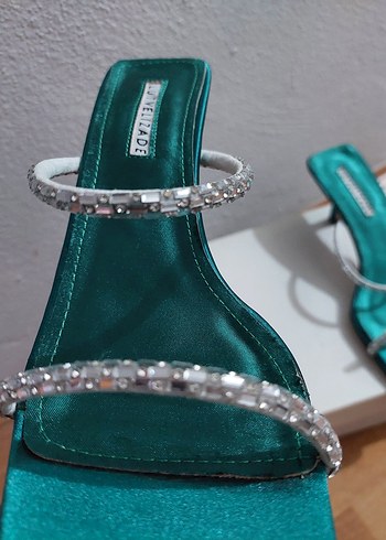 38 Beden Zümrüt Yeşili Taşlı Stiletto Abiye Terlik