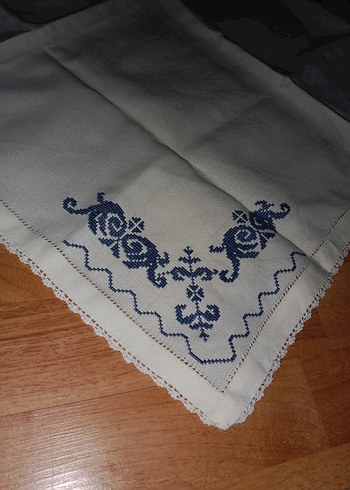 Nakışlı Beyaz Masa Örtüsü - Görsel 2