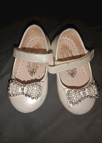 Kız Çocuk Beyaz Tokalı Babet - Görsel 2