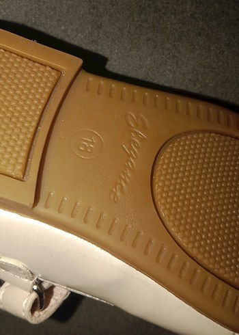 Kız Çocuk Beyaz Tokalı Babet - Görsel 3