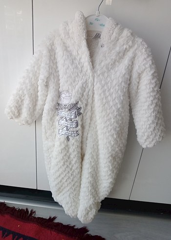 Beyaz Nakışlı Kürklü Bebek Kış Tulumu - Görsel 6