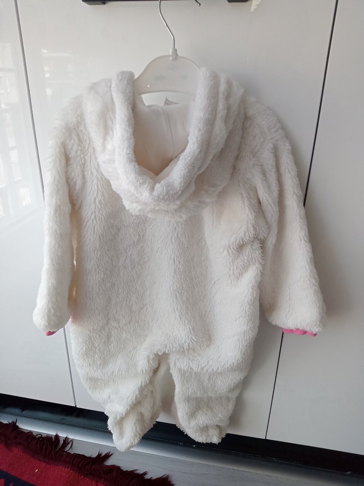 Beyaz Kapüşonlu Nakışlı Bebek Tulumu - Görsel 2