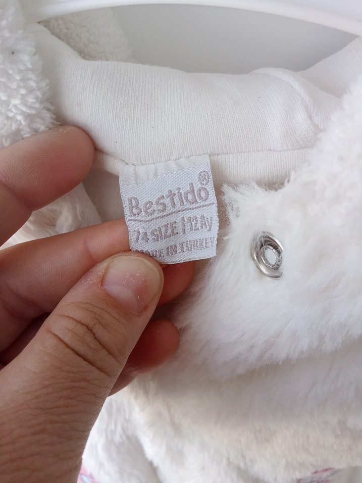 Beyaz Kapüşonlu Nakışlı Bebek Tulumu - Görsel 5