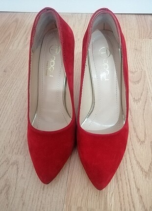 Kırmızı Stiletto 
