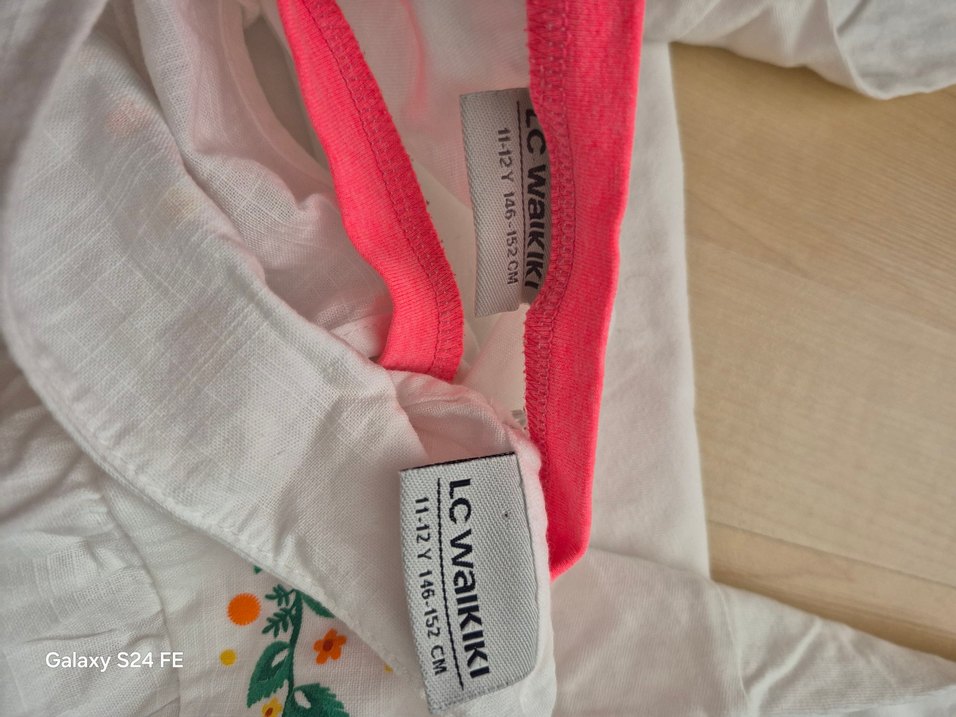 Nakışlı Beyaz Çocuk askılı bluz kısa kollu tişört - Görsel 3