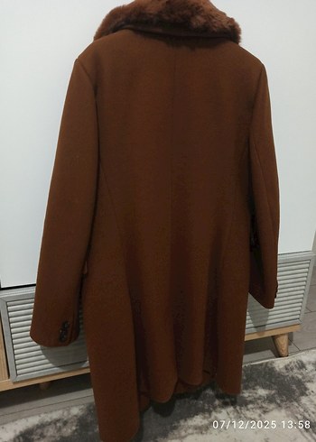 Kahverengi Peluş Yaka Kaban - Görsel 2