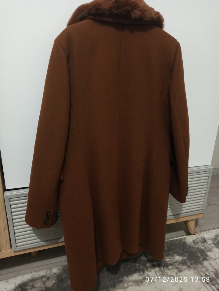 Kahverengi Peluş Yaka Kaban - Görsel 2