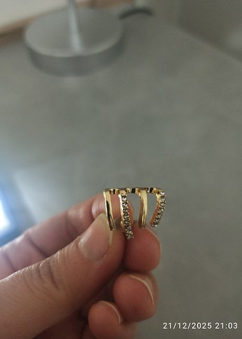 Altın Renkli taşlı çelik küpe - Görsel 2