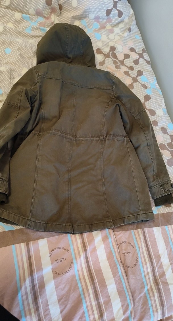 Düğmeli Gri-Kahverengi Kapüşonlu Kadın Mont - Görsel 5