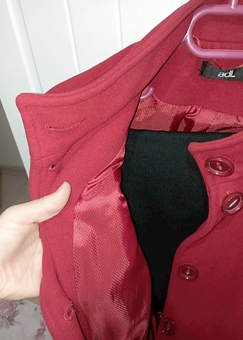 Kırmızı Düğmeli Kadın Kaban - Görsel 6