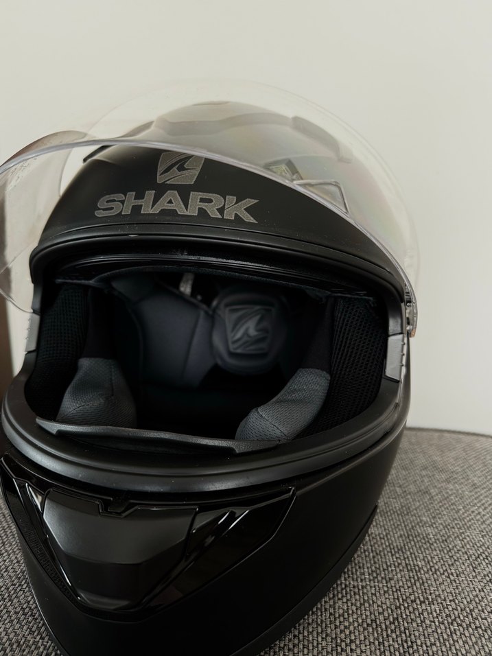 Siyah Shark Motosiklet Kaskı - Görsel 3