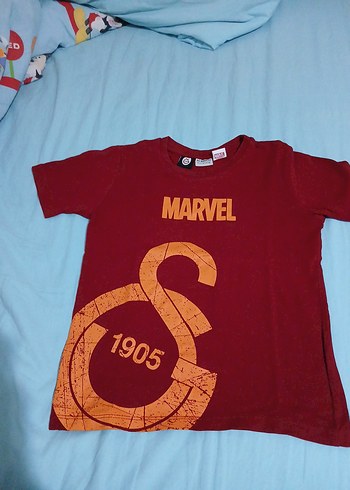 Kırmızı Marvel Baskılı Erkek Çocuk Tişörtü