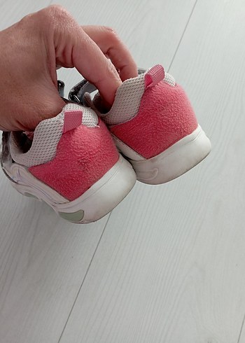 26 Beden Kız Çocuk ışıklı spor ayakkabı