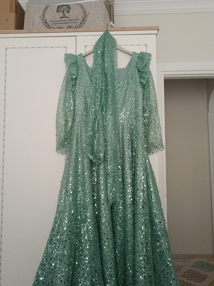 Parlak Yeşil Uzun Drapeli Kadın Abiye - Görsel 2