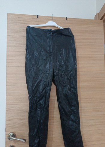 Siyah Kemerli Kadın derı Pantolon - Görsel 2