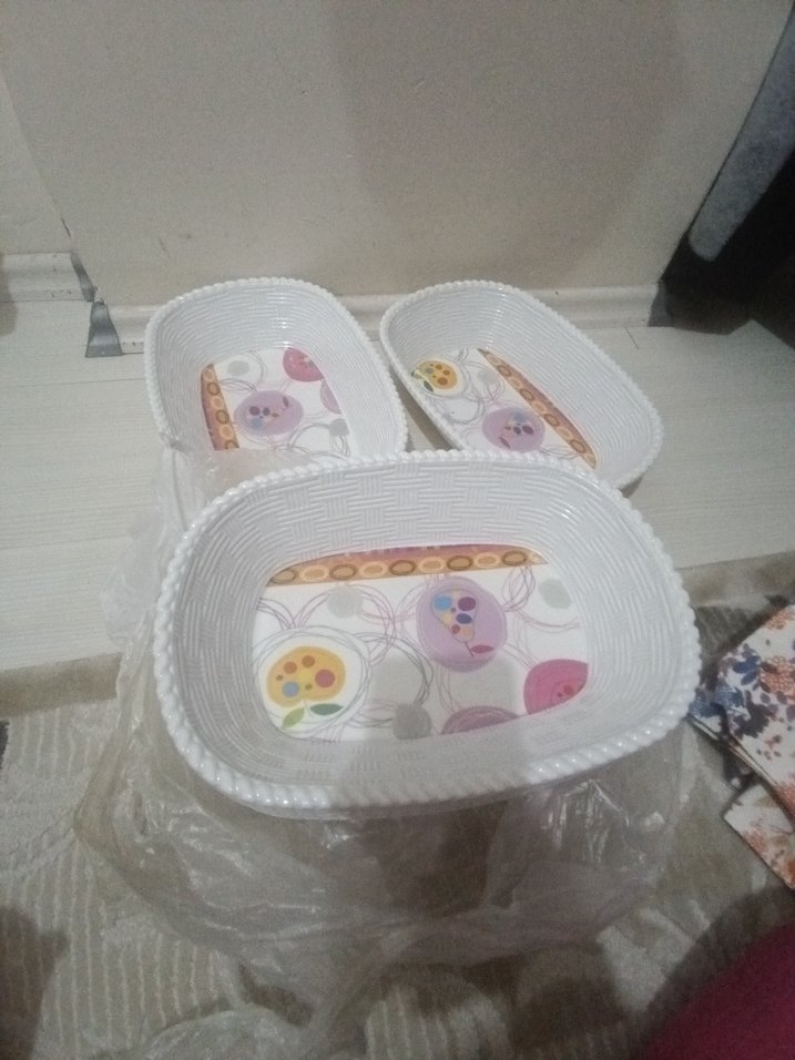 Beyaz Desenli Plastik Saklama Kapları - Görsel 2