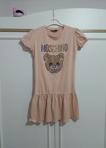 Kız Çocuk Pembe Renkli MOSCHINO Baskılı Elbise