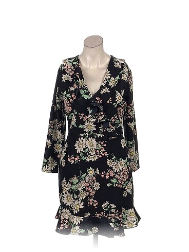 PreLoved Kısa Elbise %70 İndirimli.