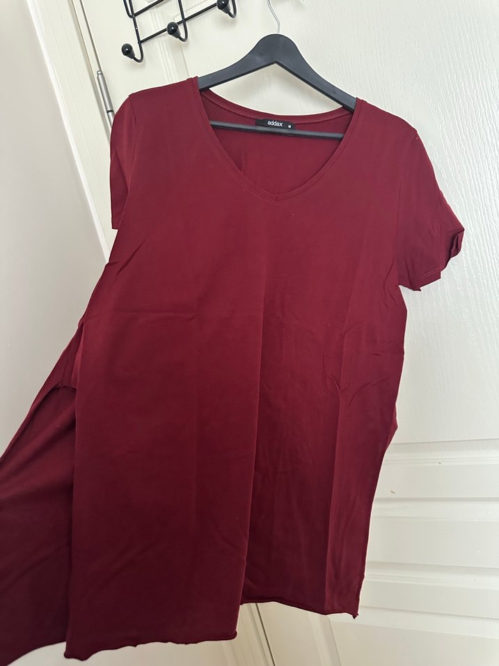 Bordo V Yakalı Kadın Tişört - Görsel 3