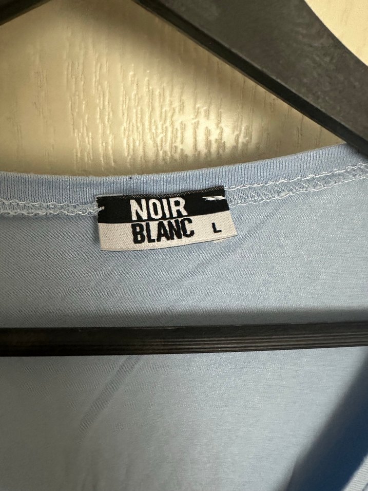 Mavi V Yaka Keten Kadın Tişört - Görsel 2