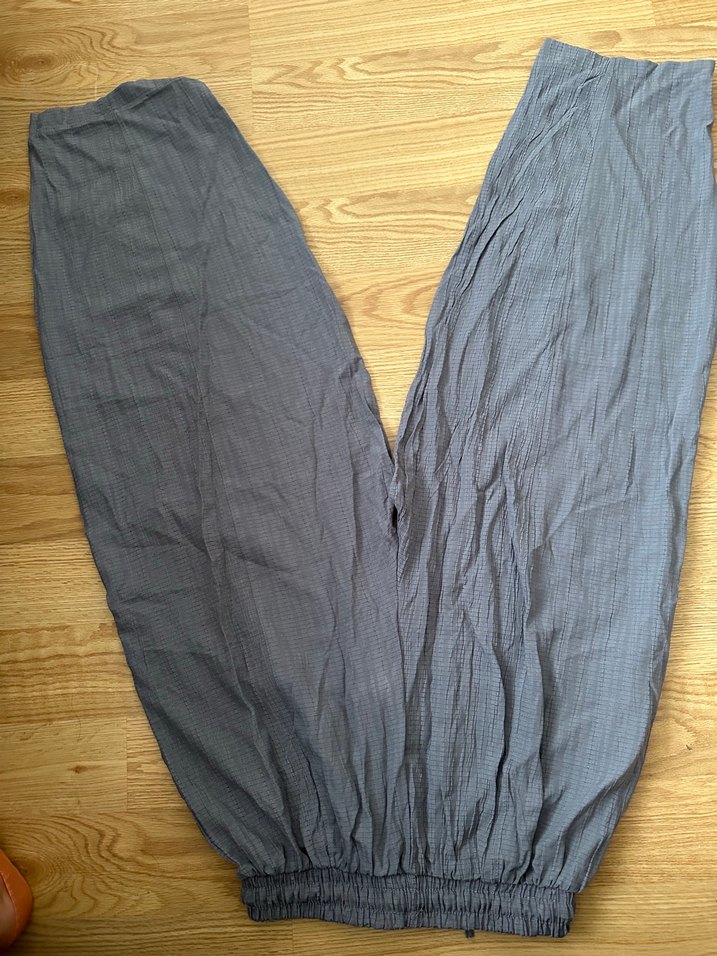 Gri Kadın Keten Pilili Bol Kesim Pantolon - Görsel 3