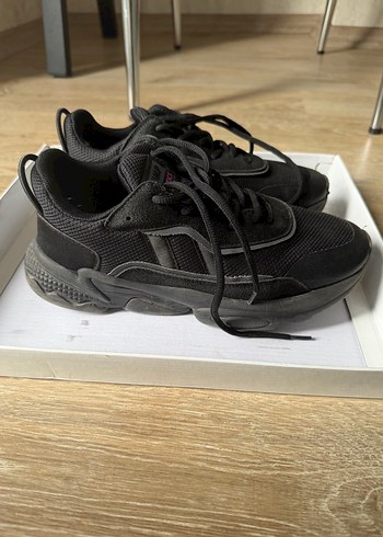 Jump Siyah Bagcikli Dusuk Bilek Sneaker