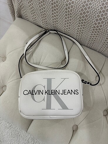 Calvin klein canta