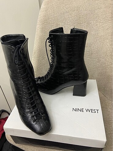 Nine West Nine west bot