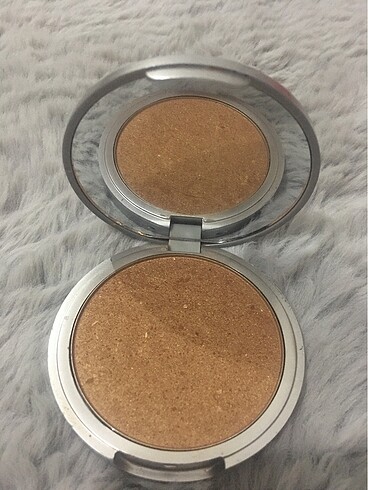 Beden The Balm Bronzlaştırıcı Allık,Pudra