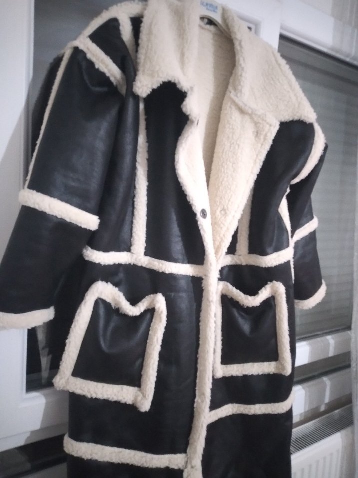 Siyah Deri Kürklü Uzun Kadın Kışlık Ceket - Görsel 4