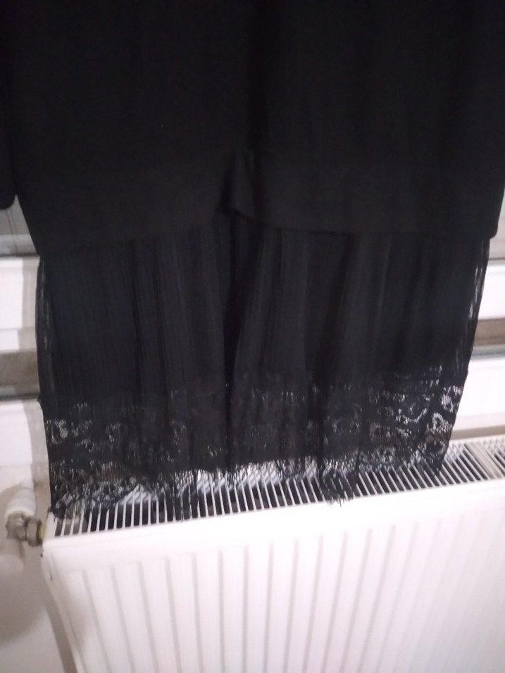 Uzun Kollu Siyah Dantel Detaylı Triko Elbise - Görsel 2