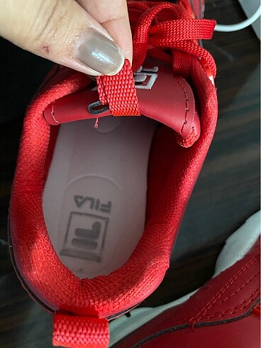 39 Beden kırmızı Renk Fila spor ayakkabı