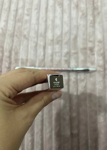 Gimme Brow Volumizing Kaş Kalemi 4 numara - Görsel 2