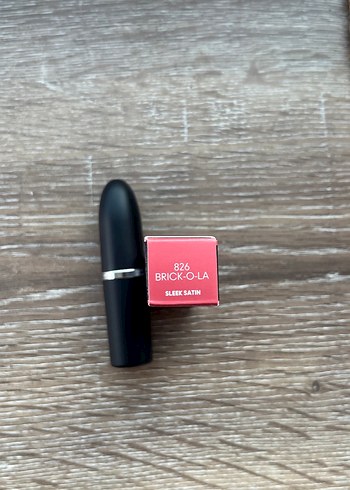 MAC MAC Satin Mat Ruj brick o la
