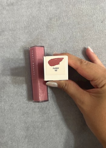 Fenty Beauty Fenty Beauty Gloss Bomb Stix shimmer fussy rengi