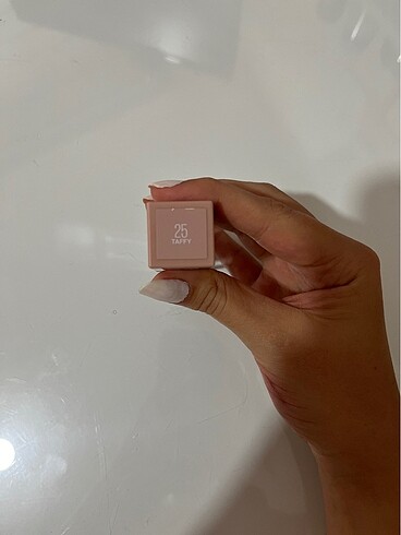 Maybelline Maybelline lifter gloss taffy