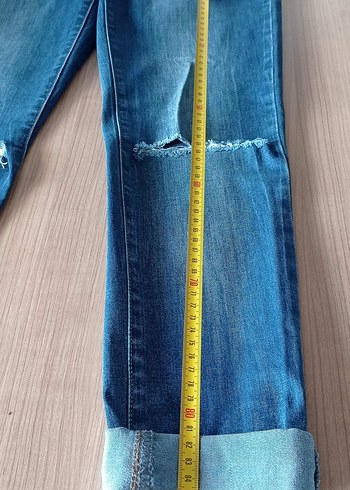 Vena Yırtık Detaylı Kadın Mavi Kot Pantolon