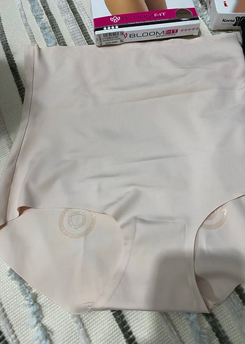 Bej Mini Atletik Stil Kadın İç Çamaşırı - Görsel 2