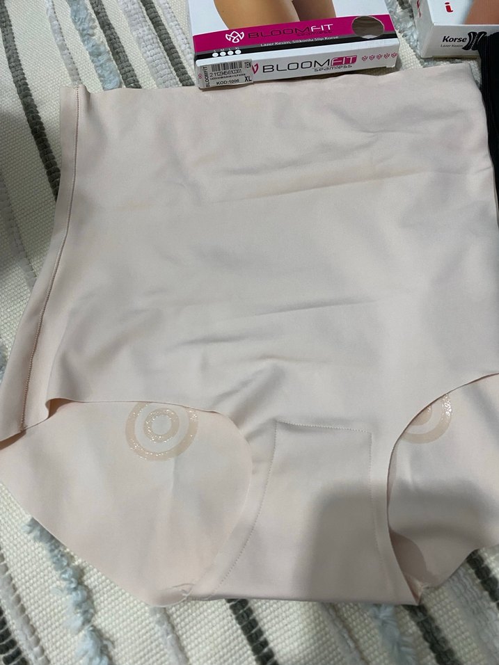 Bej Mini Atletik Stil Kadın İç Çamaşırı - Görsel 2