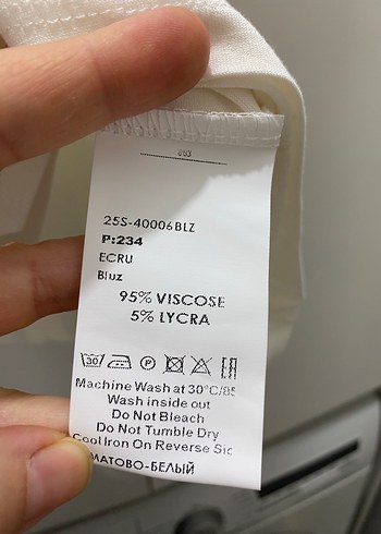 Beyaz Yüksek Yakalı Kolsuz Midi Bluz - Görsel 3