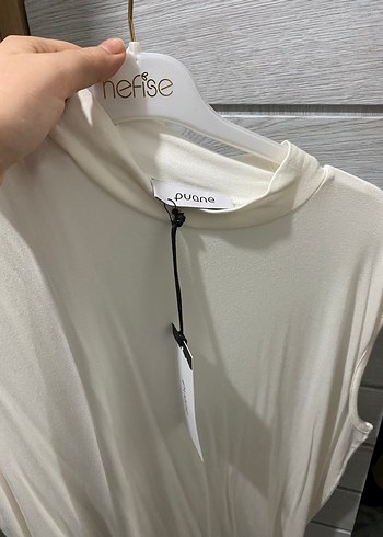 Beyaz Yüksek Yakalı Kolsuz Midi Bluz - Görsel 5