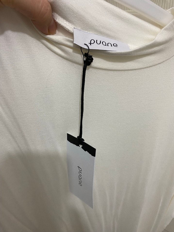 Beyaz Yüksek Yakalı Kolsuz Midi Bluz - Görsel 4