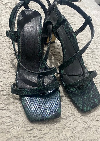 Yeşil Yılan Desenli Topuklu Kadın Sandalet - Görsel 4