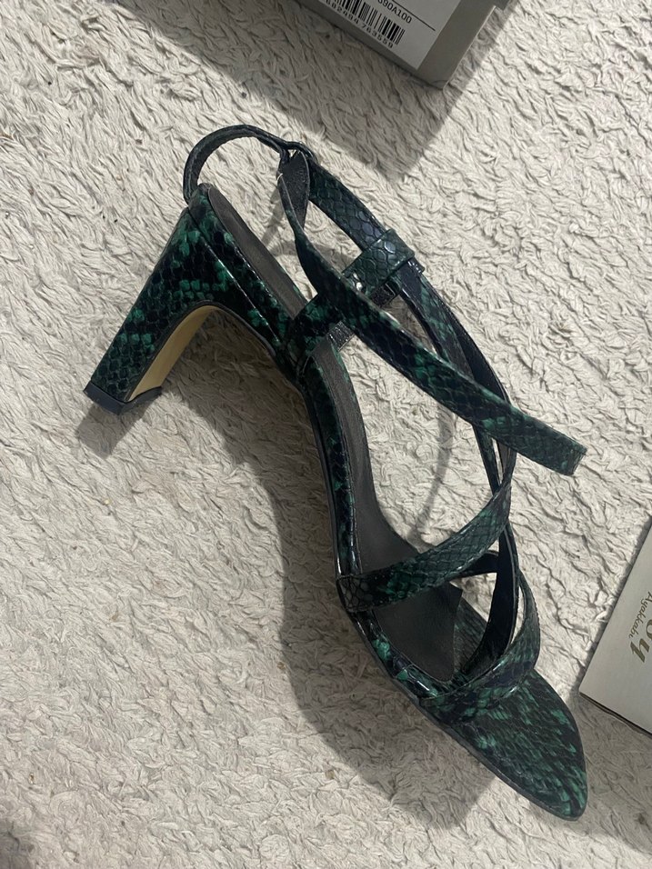 Yeşil Yılan Desenli Topuklu Kadın Sandalet - Görsel 2