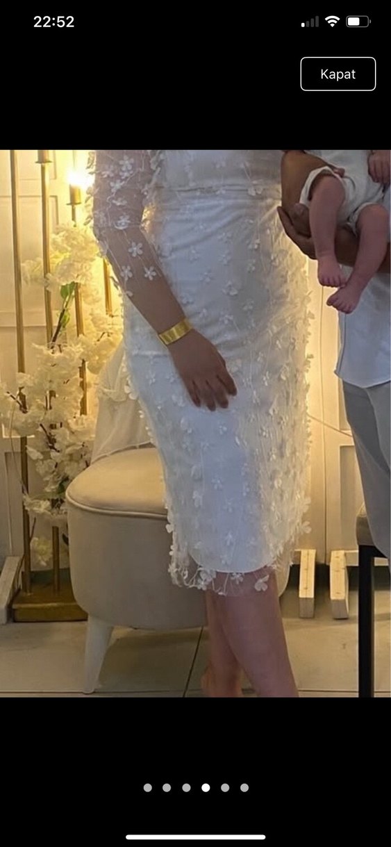 Üç boyutlu çiçek detay Beyaz Midi elbise - Görsel 2