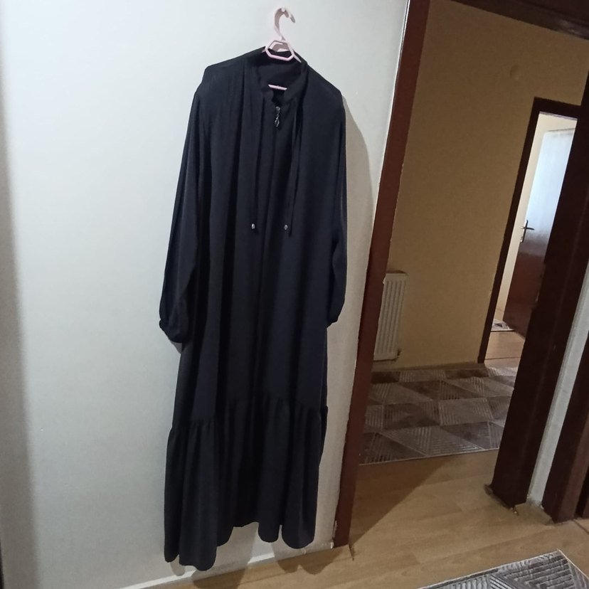 Siyah Uzun Keten Elbise, Yüksek Yaka, Uzun Kollu - Görsel 2